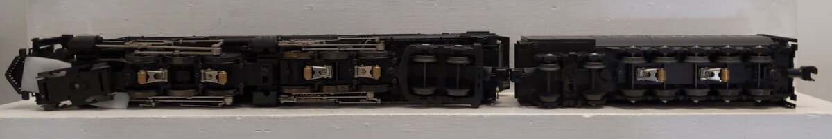 Lionel 6-28064 O Gauge UP 4-6-6-4 Challenger Steam Locomotive & Tender #3985 LN/Box