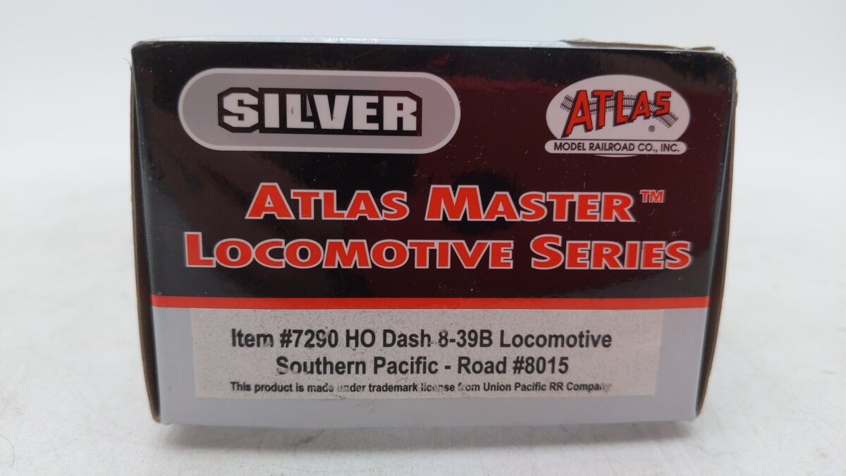 Atlas 7290 HO Southern Pacific Dash 8-40B Silver #8015