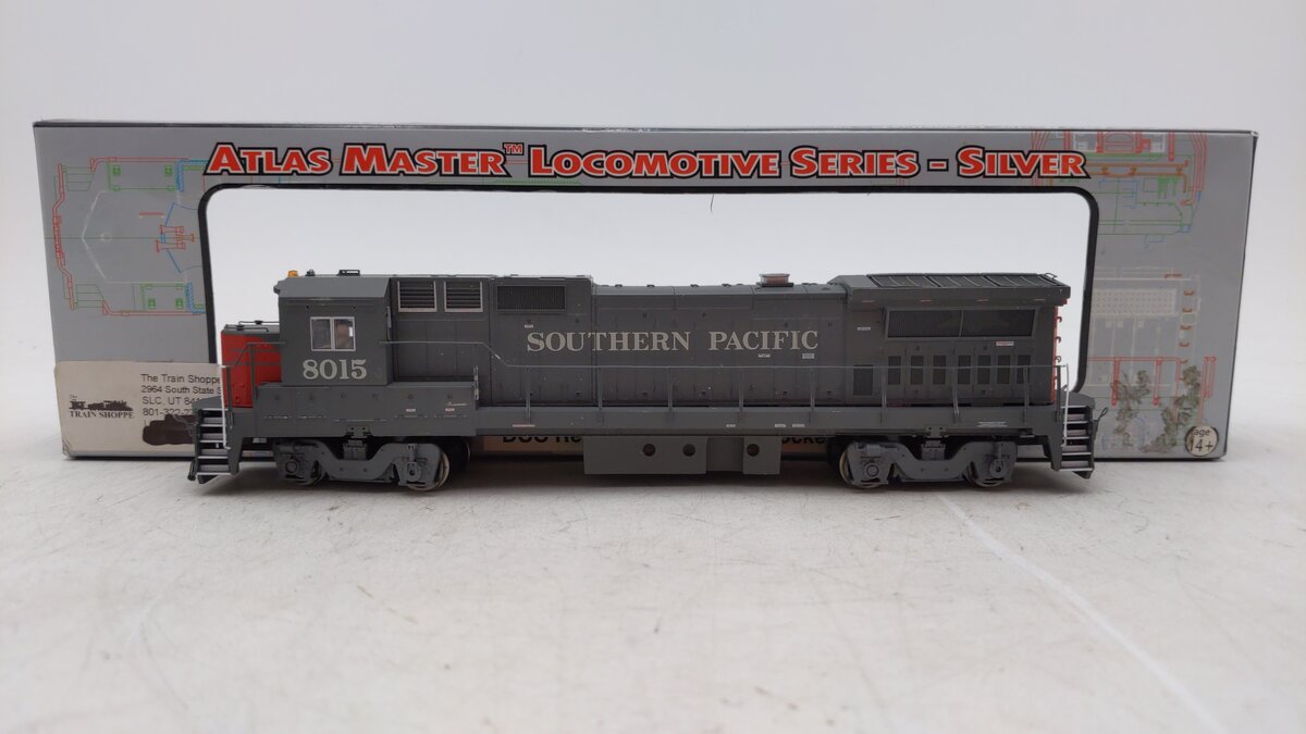 Atlas 7290 HO Southern Pacific Dash 8-40B Silver #8015