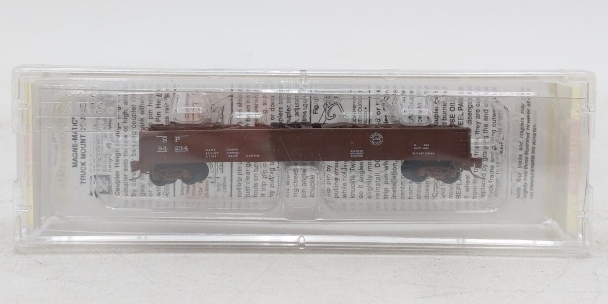MicroTrains 52300030 Z Southern Pacific 50' Straight Side Gondola w/Scrap Load