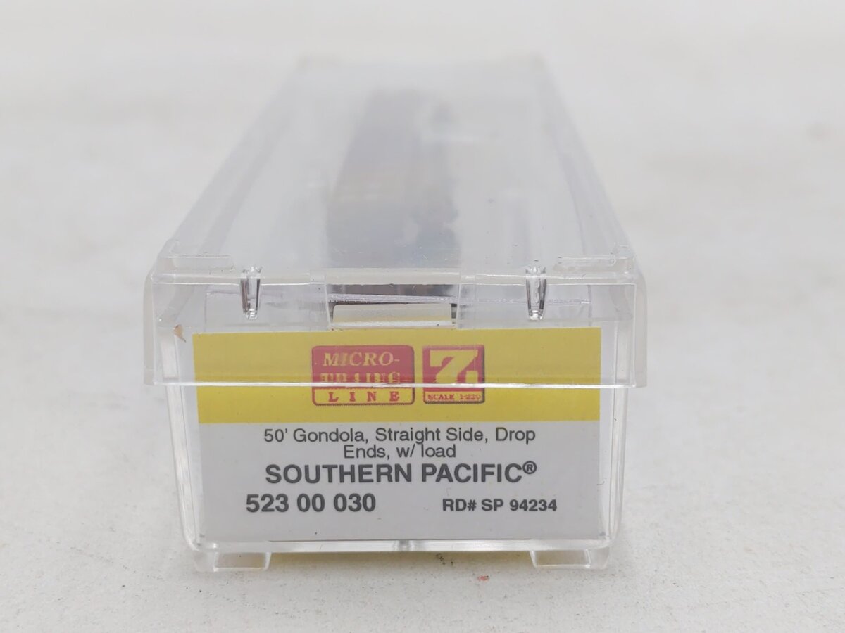 MicroTrains 52300030 Z Southern Pacific 50' Straight Side Gondola w/Scrap Load