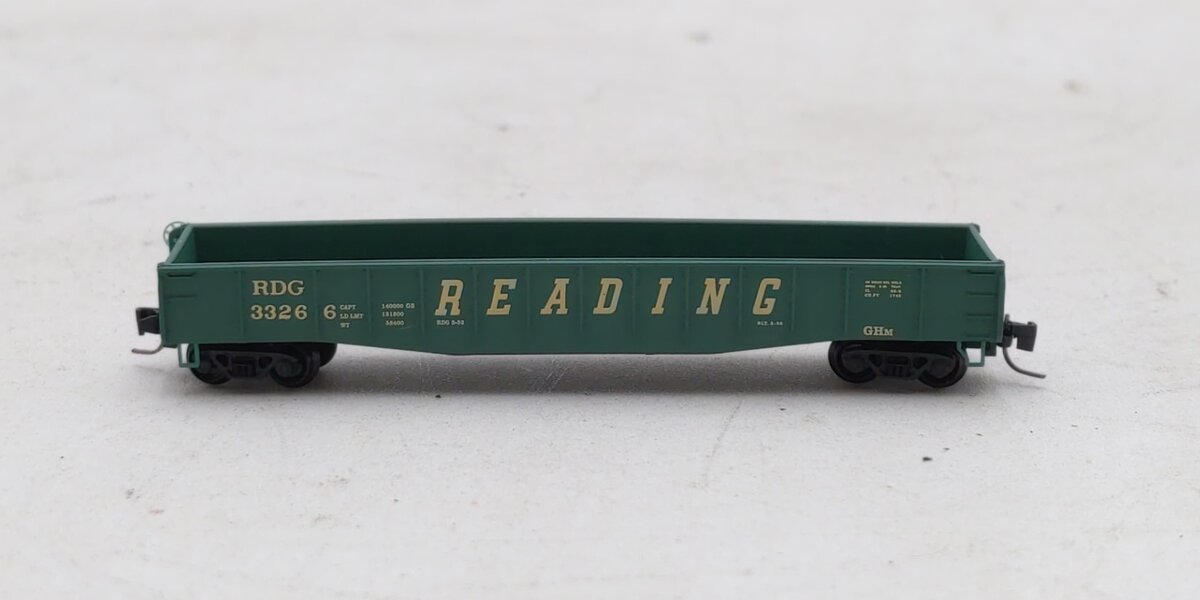 MicroTrains 52200271 Z 50' Gondola/Steel Plate Load Reading Lines #33266