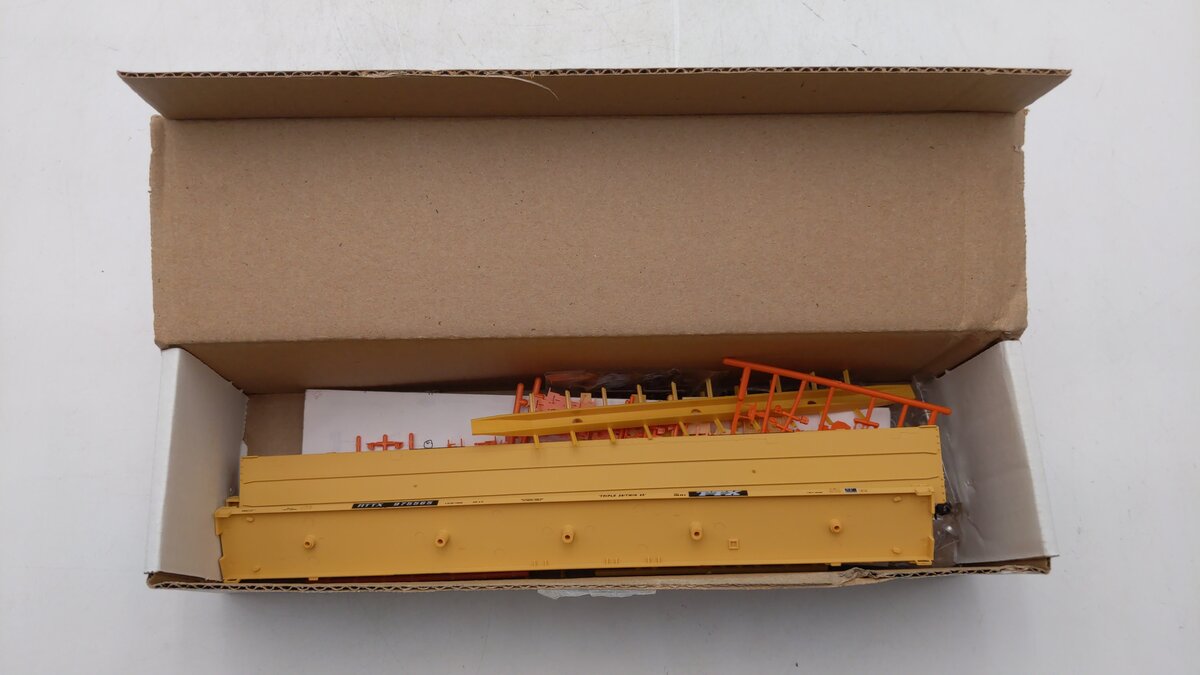 Accurail 8951 HO Scale RTTX 89' TOFC Flat Car Kit (Pack of 6)