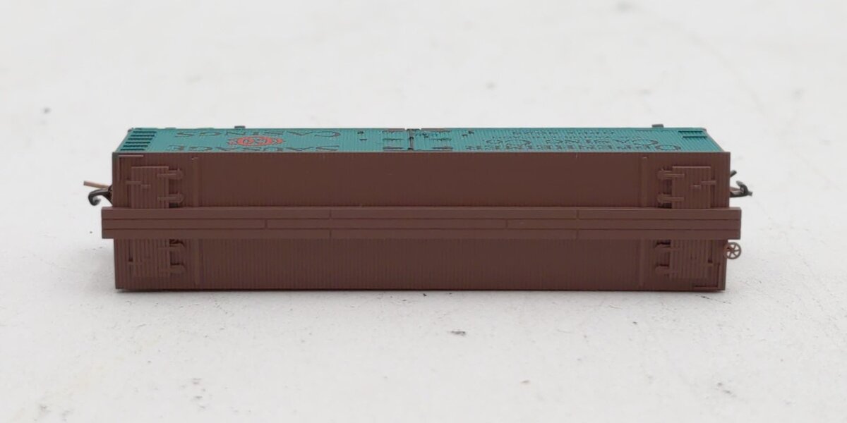 Micro-Trains 51800692 Z Oppenheimer Casing Co. 40' Wood Reefer Car #8025