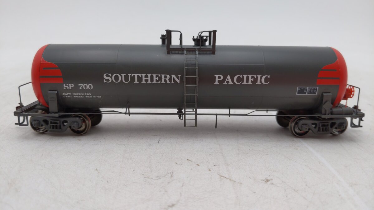 Athearn 73936 HO Scale SP/Fuel Tender RTR RTC 20,900-Gallon Tank Car #700