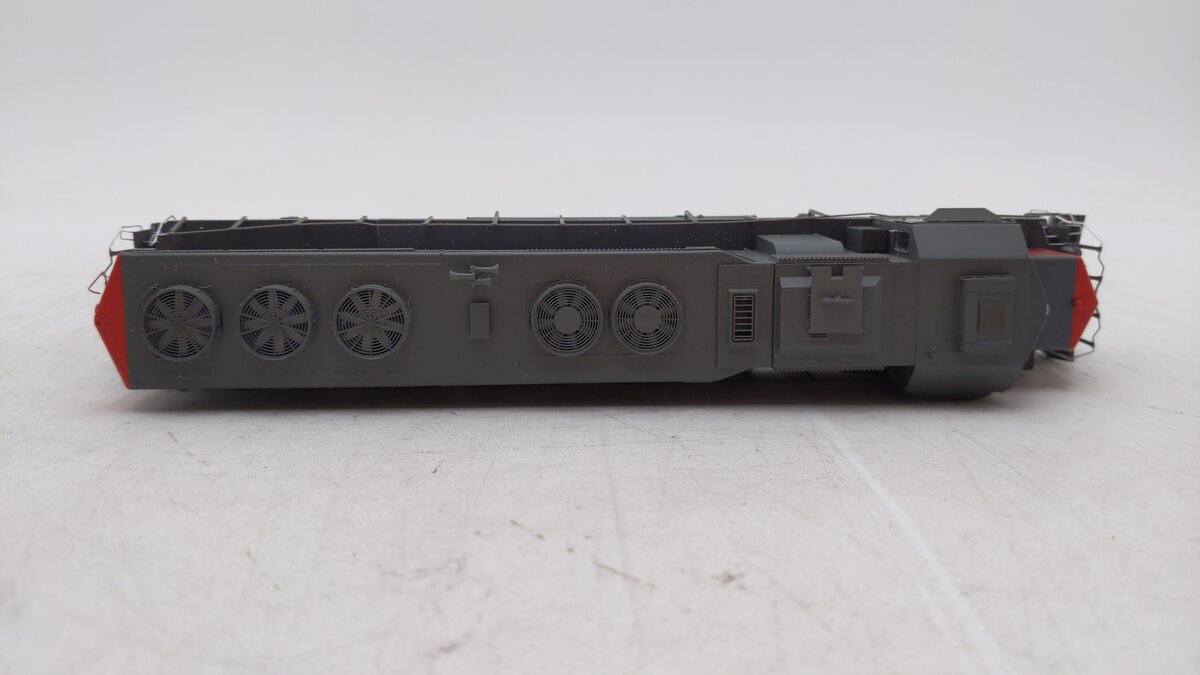 Athearn 65040 HO Southern Pacific EMD SD45 Diesel Locomotive #8702