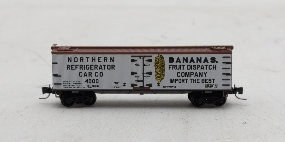 Micro-Trains 51800620 Z NRCC 40’ Double-Sheathed Wood Reefers #4000