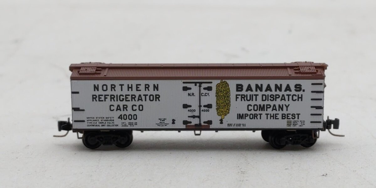 Micro-Trains 51800620 Z NRCC 40’ Double-Sheathed Wood Reefers #4000