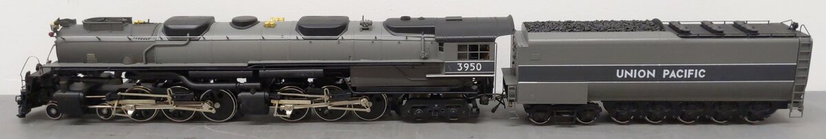 Williams 8000 2-RAil UP 4-6-6-4 Challenger Steam Engine & Tender #3950 EX/Box