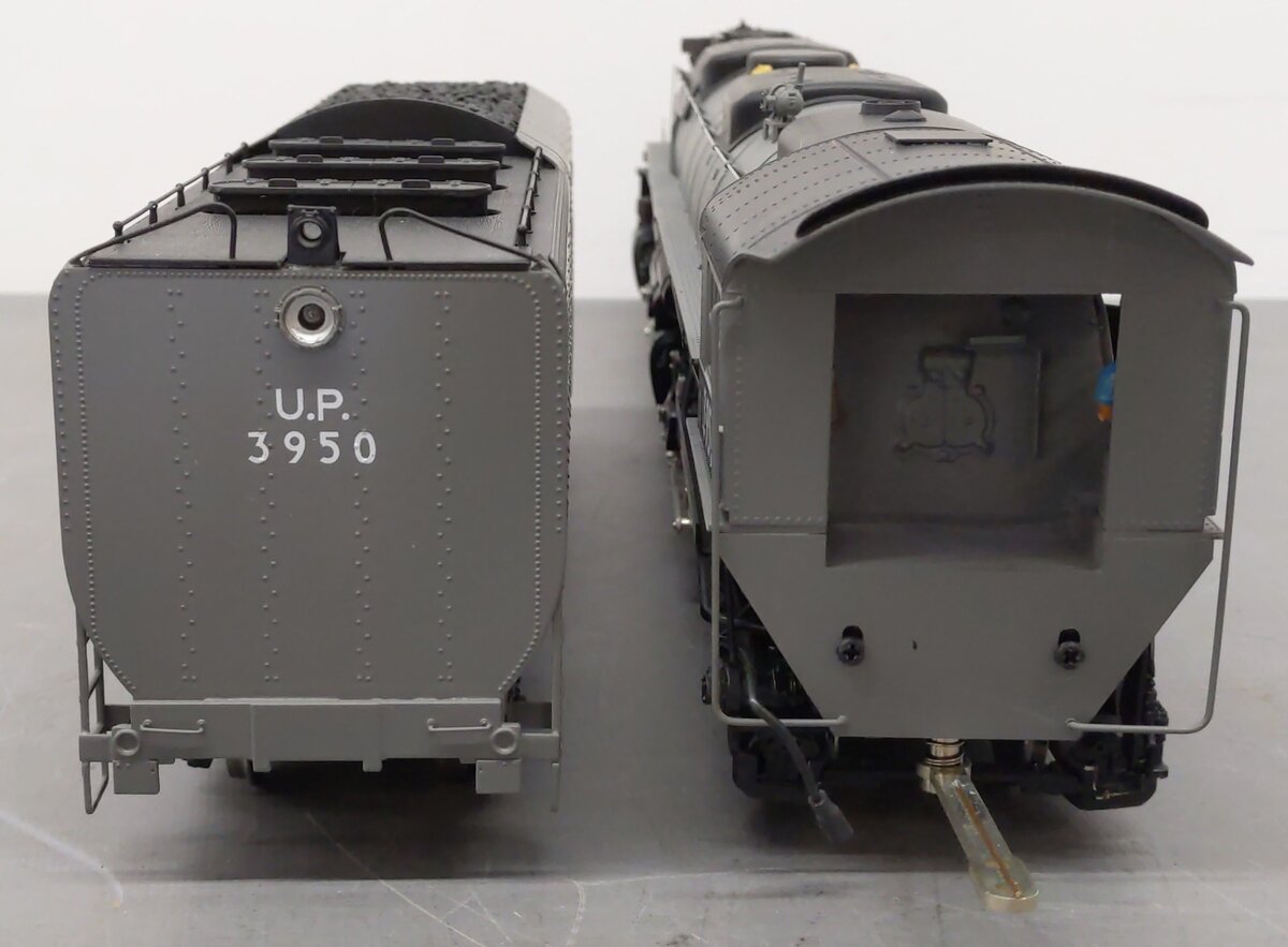 Williams 8000 2-RAil UP 4-6-6-4 Challenger Steam Engine & Tender #3950 EX/Box