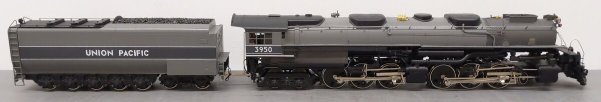 Williams 8000 2-RAil UP 4-6-6-4 Challenger Steam Engine & Tender #3950 EX/Box