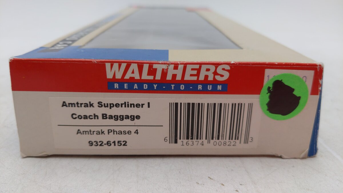 Walthers 932-6152 HO Scale Amtrak Superliner I Coach Baggage Car EX/Box