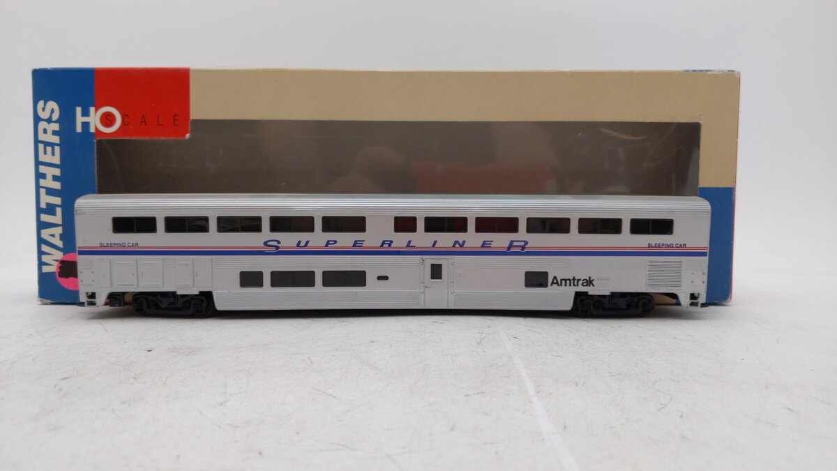 Walthers 932-6152 HO Scale Amtrak Superliner I Coach Baggage Car EX/Box