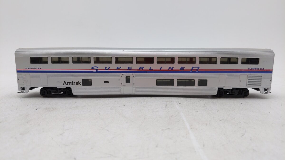 Walthers 932-6152 HO Scale Amtrak Superliner I Coach Baggage Car EX/Box