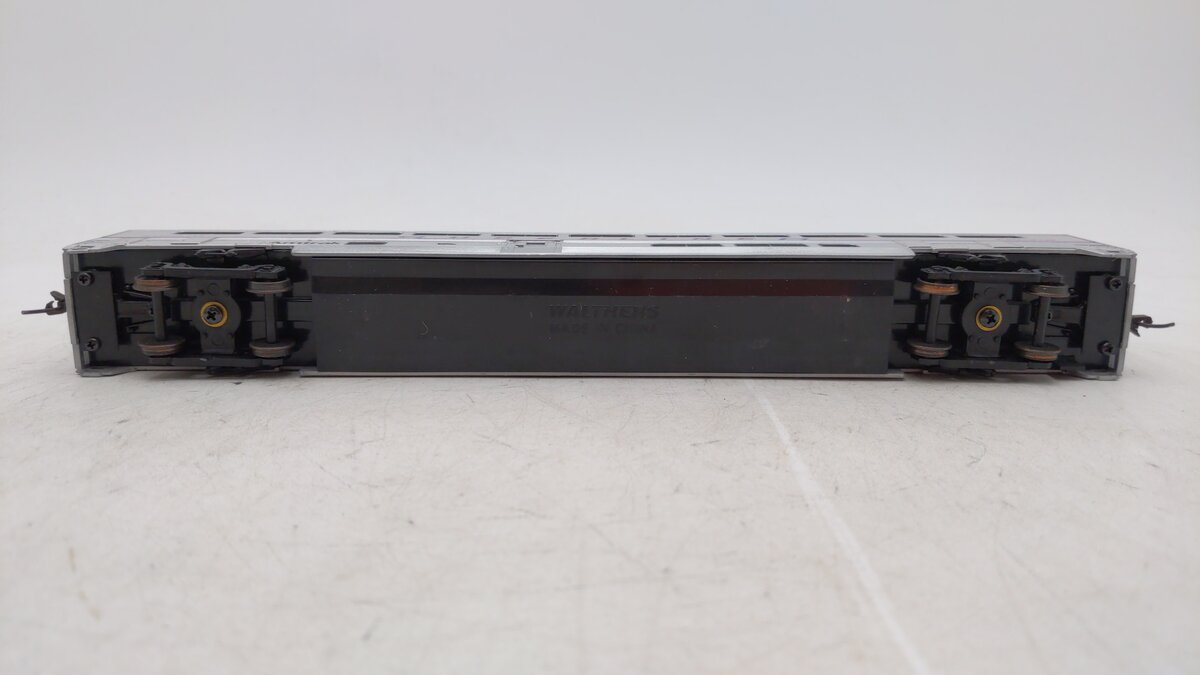 Walthers 932-6152 HO Scale Amtrak Superliner I Coach Baggage Car EX/Box