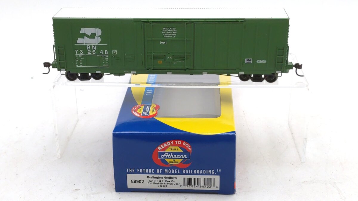 Athearn 88902 HO Scale Burlington Northern 50' PC&F Rib Side Boxcar #732648