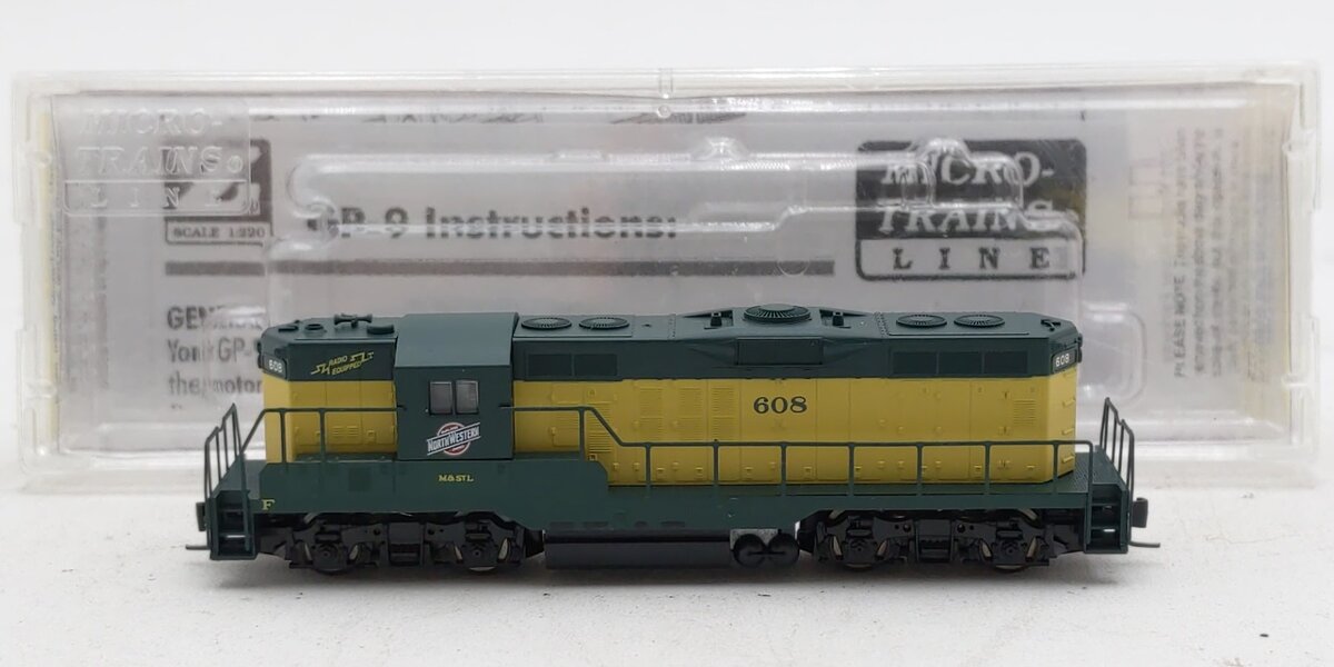 Micro-Trains 98201072 Z CNW EMD GP9 Powered Diesel Locomotive #608 LN/Box