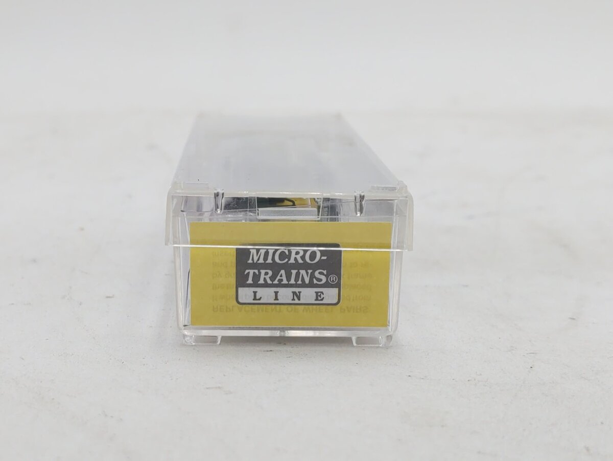 Micro-Trains 98201072 Z CNW EMD GP9 Powered Diesel Locomotive #608 LN/Box