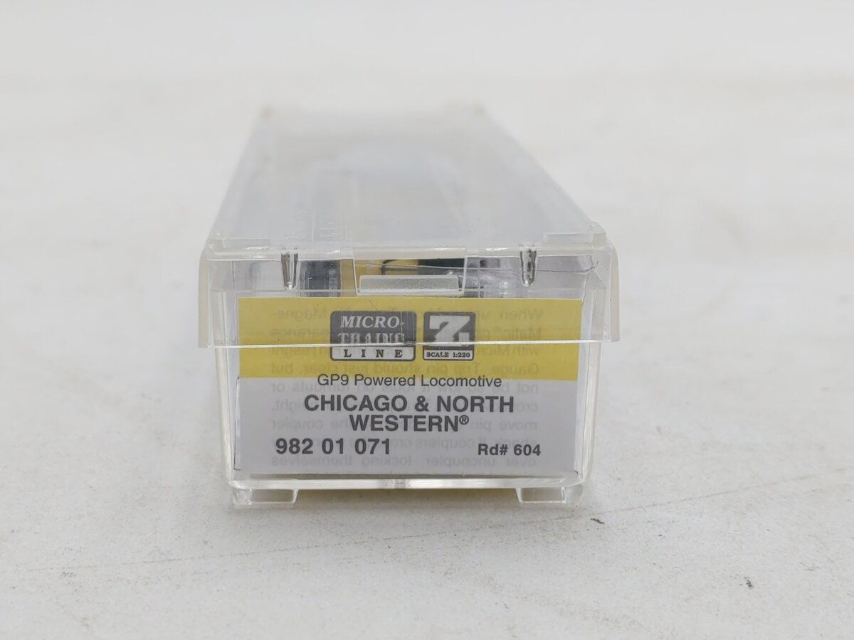 Micro-Trains 98201071 Z CNW EMD GP9 Powered Diesel Locomotive #604