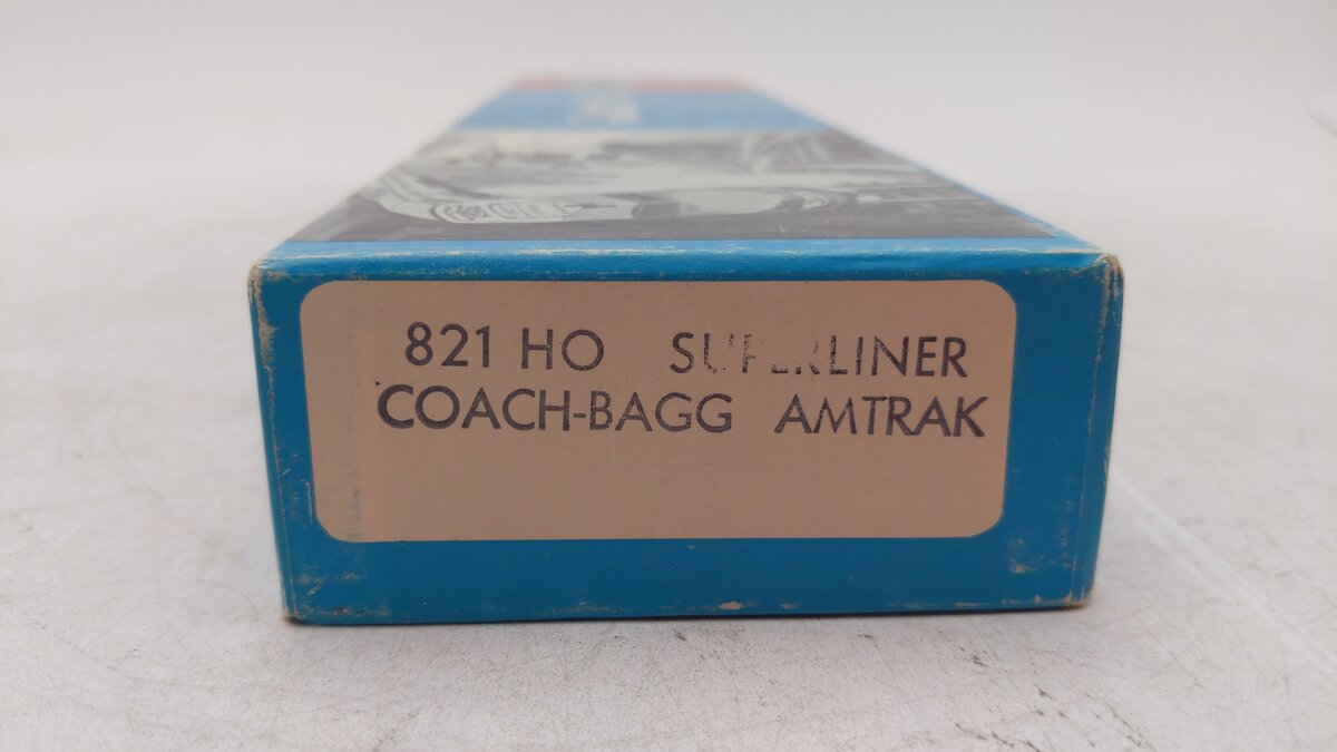 Con-Cor 0001-000821 HO Amtrak Ph II 85' Streamlined Superliner Coach/Baggage Car
