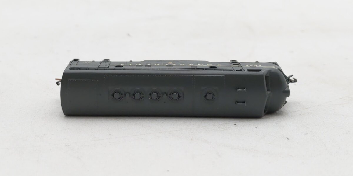 Micro-Trains 98001090 Z Pennsylvania Railroad F7 Powered A-Unit #9646A LN/Box