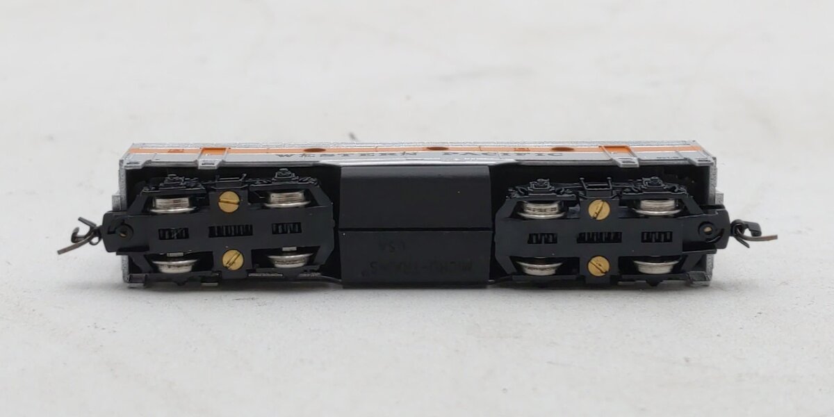 Micro-Trains 98002421 Z WP F7 B Unit Powered Diesel Locomotive #921-B