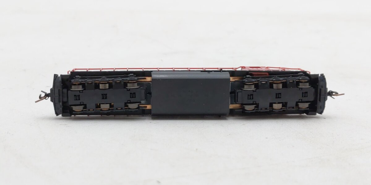 Micro-Trains 97001182 Z Canadian Pacific SD40-2 Powered Diesel Locomotive #5583