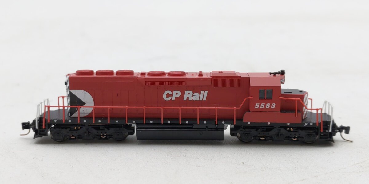 Micro-Trains 97001182 Z Canadian Pacific SD40-2 Powered Diesel Locomotive #5583