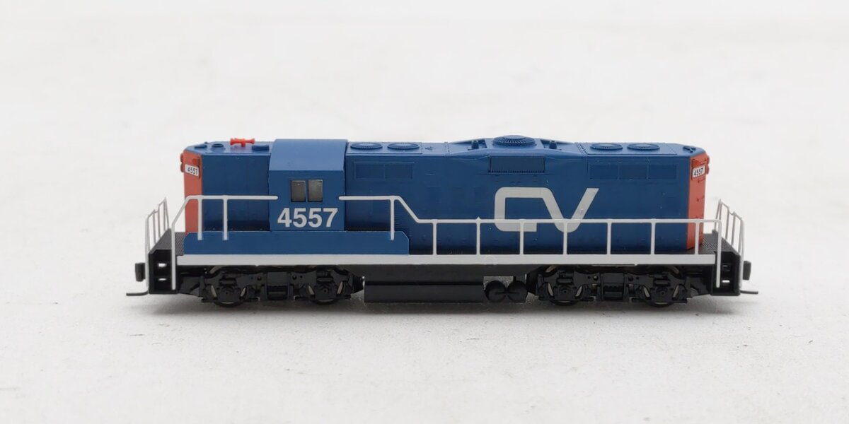 Micro-Trains 98201150 Z Central Vermont EMD GP9 Powered Diesel Locomotive #4557