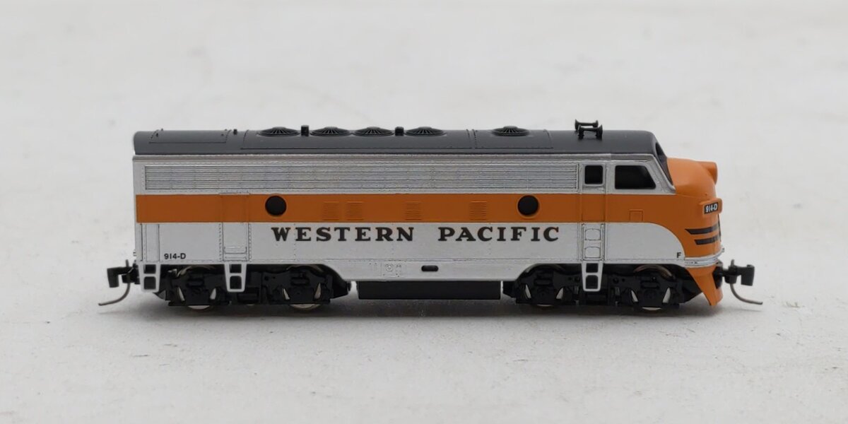 Micro-Trains 98001421 Z WP F7A Unit Powered Diesel Locomotive #921-D