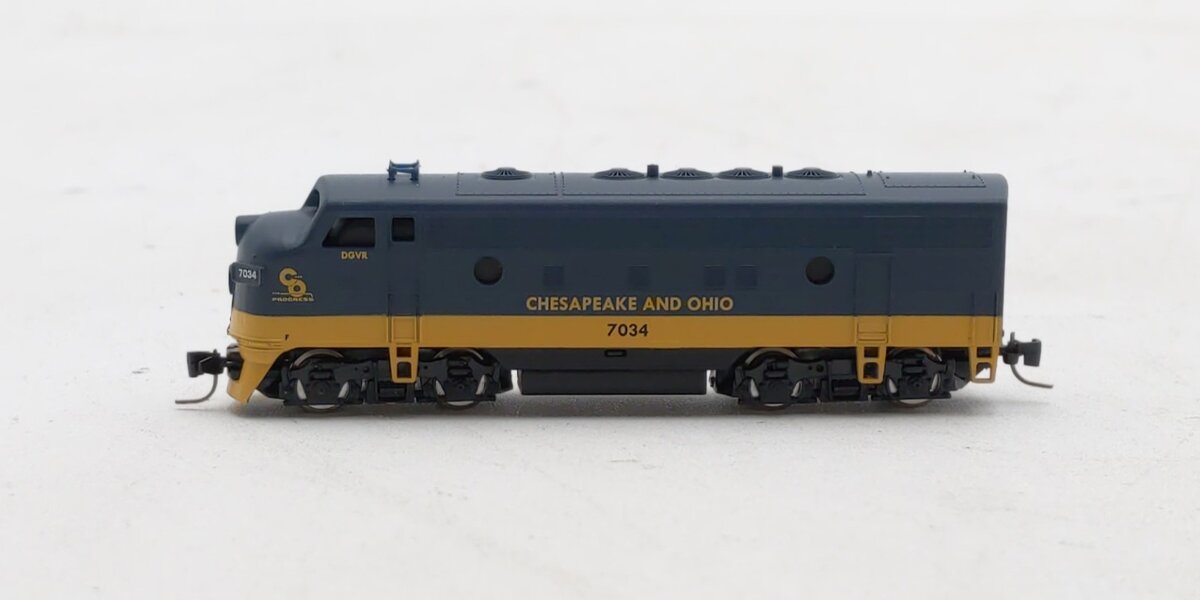 Micro-Trains 98001401 Z C&O F7 A Unit Powered Diesel Locomotive #7034