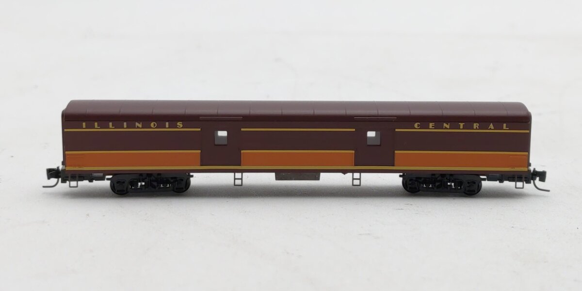 Micro-Trains 55300020 Z Illinois Central 70' Lightweight Smoothside Baggage Car
