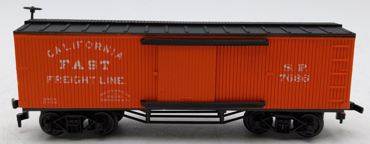 AHM 6242 HO California Fast Freight Line Box Car #7686