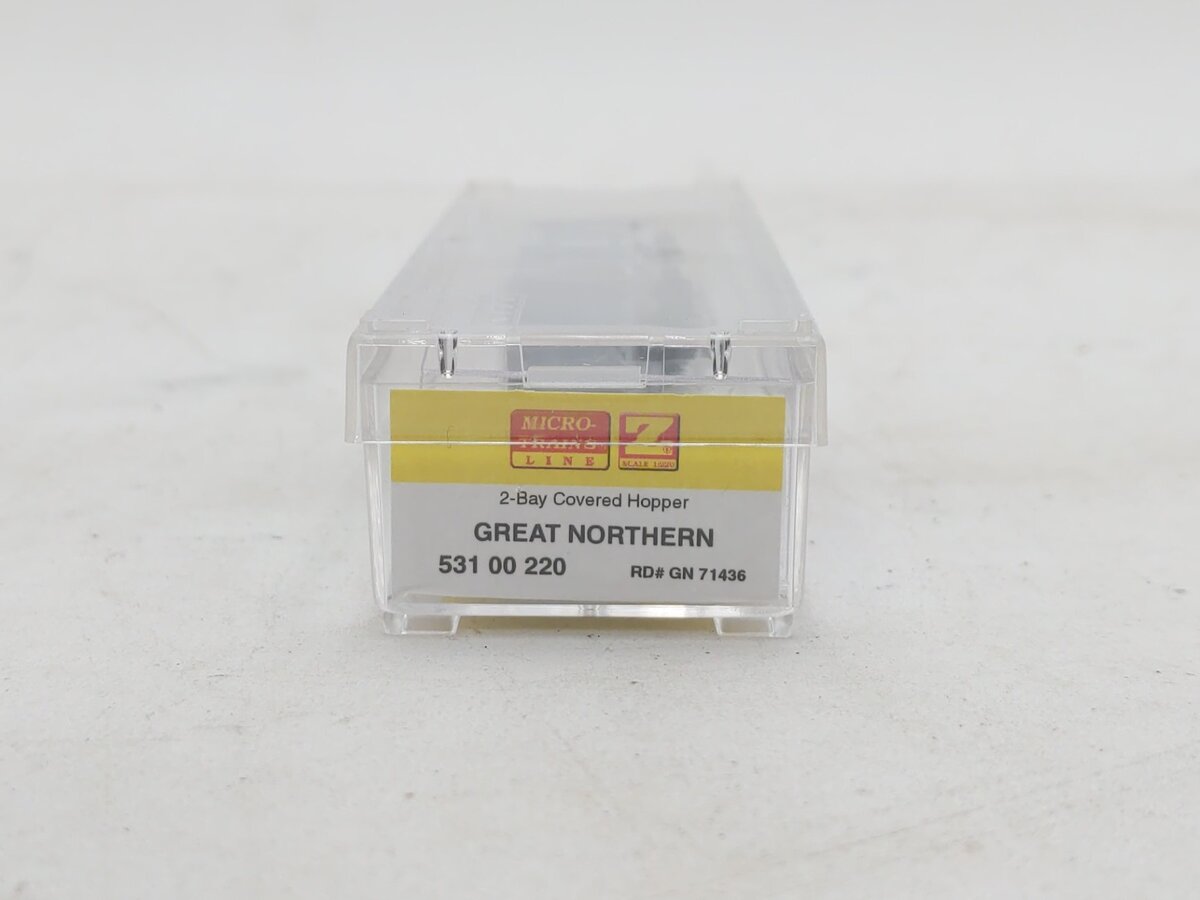 Micro-Trains 53100220 Z Great Northern PS-2 70-Ton 2-Bay Covered Hopper #71436