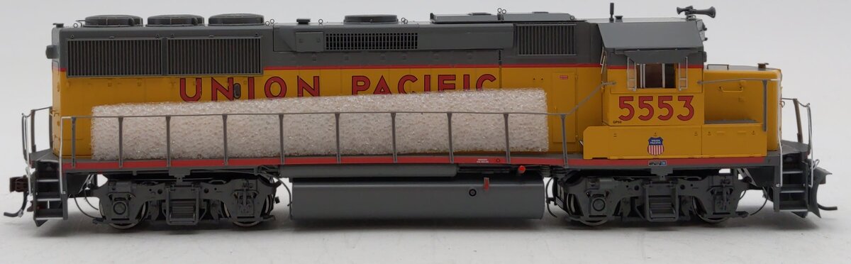 Athearn G40814 HO UP/We Deliver GP50 Phase I w/DCC & Sound #5553