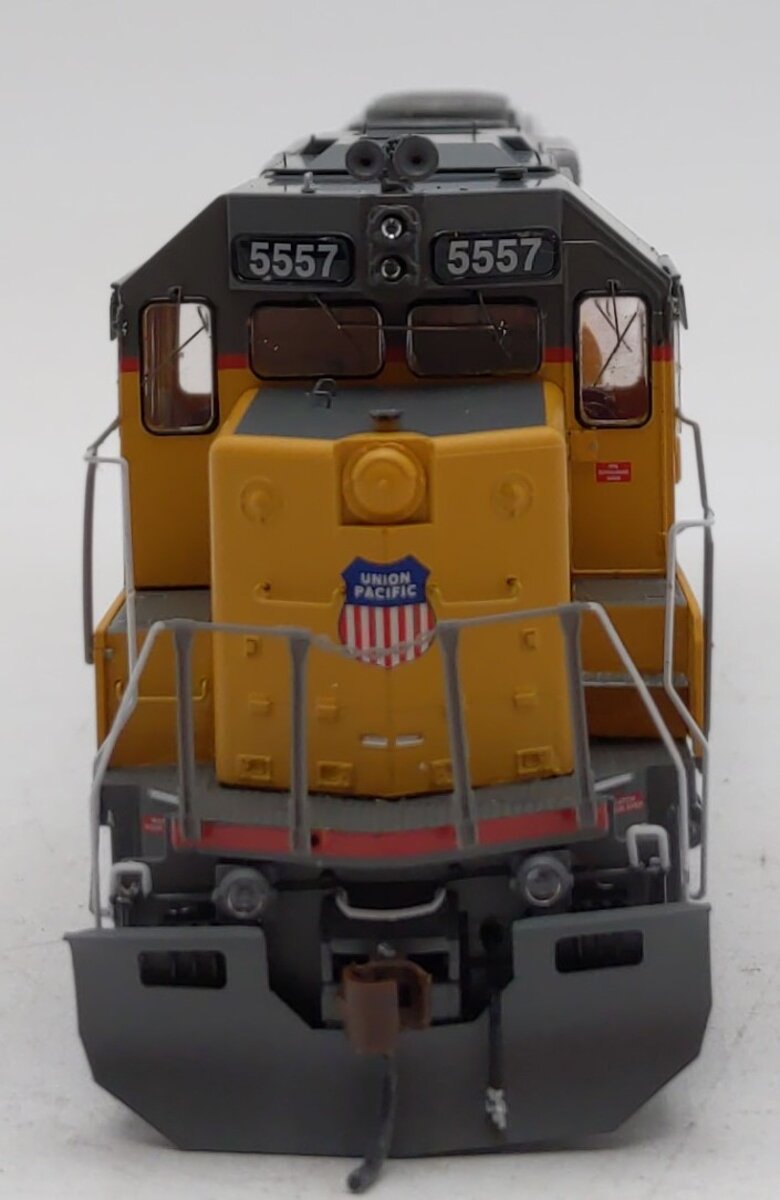 Athearn G40815 HO UP/We Deliver GP50 Phase I w/DCC & Sound #5557 LN/Box