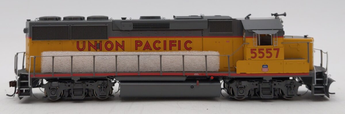 Athearn G40815 HO UP/We Deliver GP50 Phase I w/DCC & Sound #5557 LN/Box
