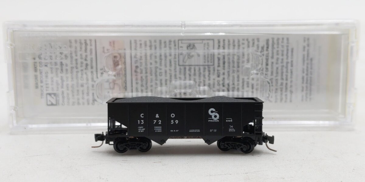 Micro-Trains 53400102 Z C&O 33' Twin Bay Rib Side Hopper w/Load #137259