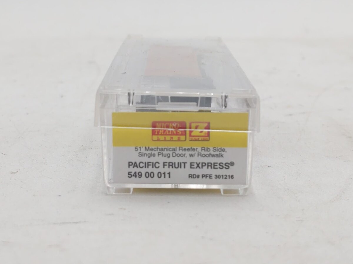 Micro-Trains 54900011 Z PFE 51' Rib-Side Mechanical Reefer #301216