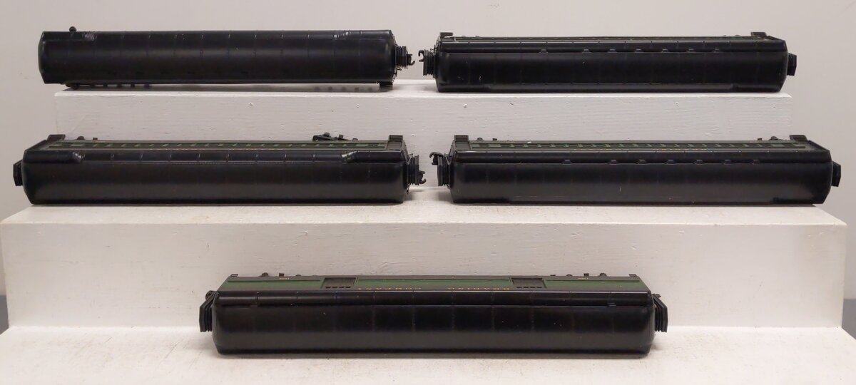 MTH 20-4099 O Reading 70' Madison Passenger Car Set (Set of 5)