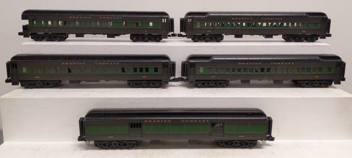 MTH 20-4099 O Reading 70' Madison Passenger Car Set (Set of 5)