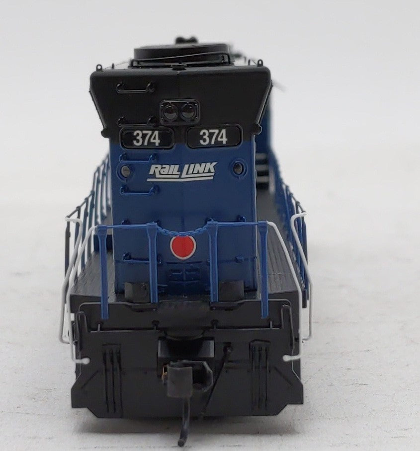 Walthers 920-48064 HO MRL SD45 Diesel Locomotive #374 - Standard DC