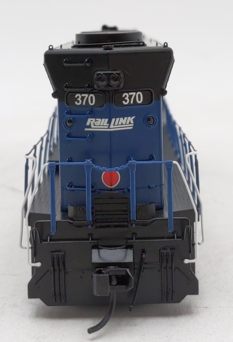 Walthers 920-48063 HO MRL EMD SD45 Diesel Locomotive #370 - Standard DC