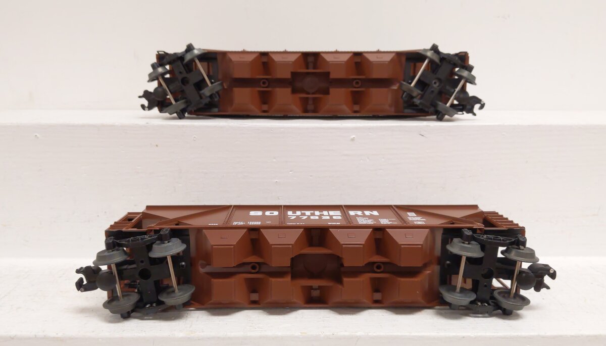 Lionel 6-21755 O Gauge Southern/Frisco 2-Car 4-Bay Hopper Set LN/Box