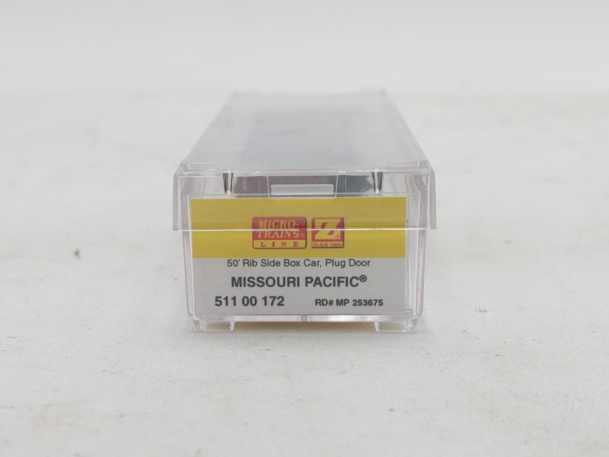 Micro-Trains 51100172 Z MP 50' Rib Side Box Car w/Plug Door #253675