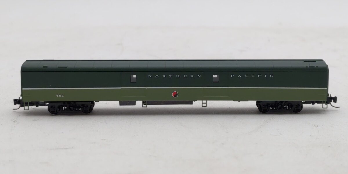 Micro-Trains 55400120 Z Northern Pacific 83' Passenger Baggage Car #401
