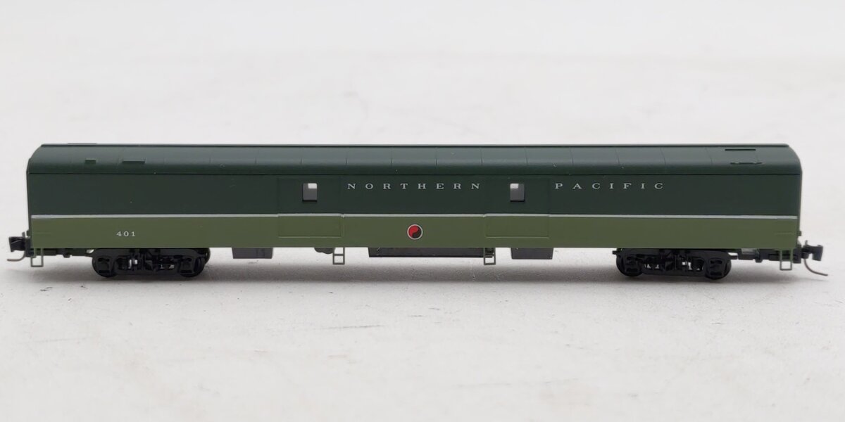 Micro-Trains 55400120 Z Northern Pacific 83' Passenger Baggage Car #401