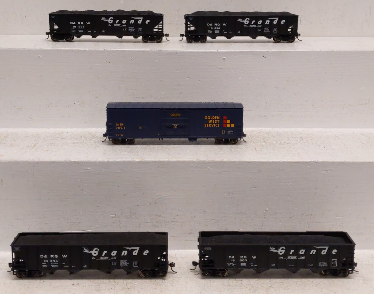 Walthers Assorted HO Freight Cars [5]: 16598, 16926, 700075, 16503, 16934 LN