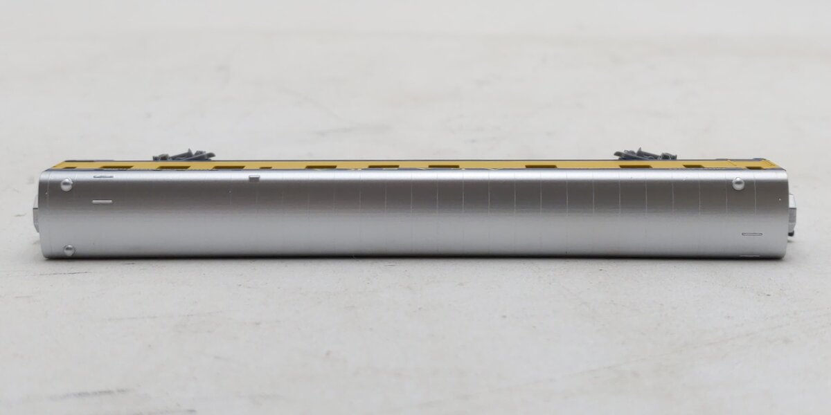 Micro-Trains 55000040 Z Alaska Rail Road 83' Lightweight Smoothside Sleeper Car