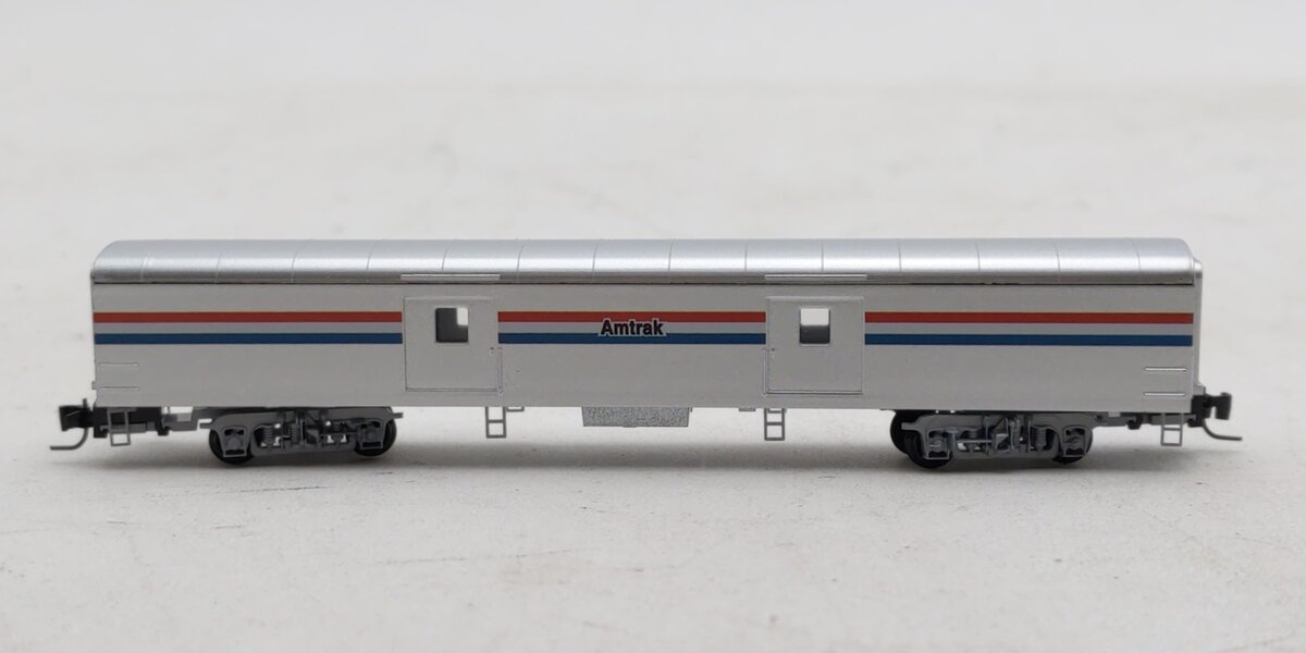 Micro-Trains 55300050 Z Amtrak 70' Lightweight Smoothside Baggage Car